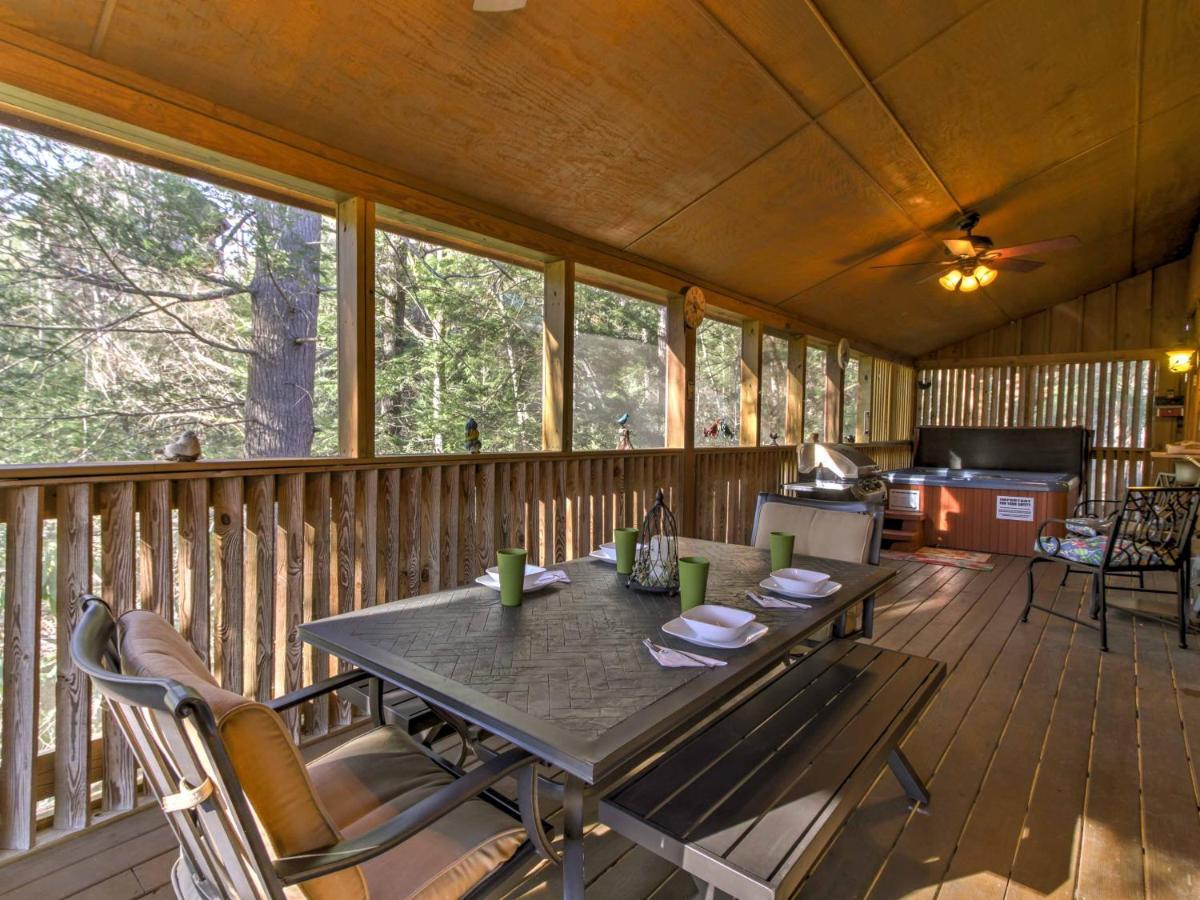 Cozy Nest Gatlinburg Cabin With Porch And Jacuzzi! Villa Eksteriør billede