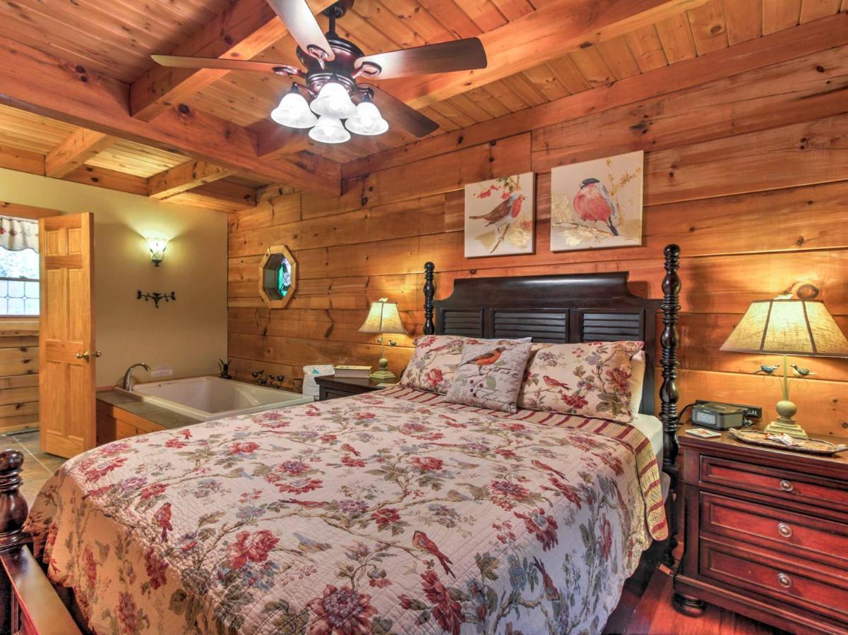 Cozy Nest Gatlinburg Cabin With Porch And Jacuzzi! Villa Eksteriør billede